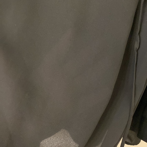 VINCE CAMUTO STUDDED BLACK TOP - Picture 5 of 6